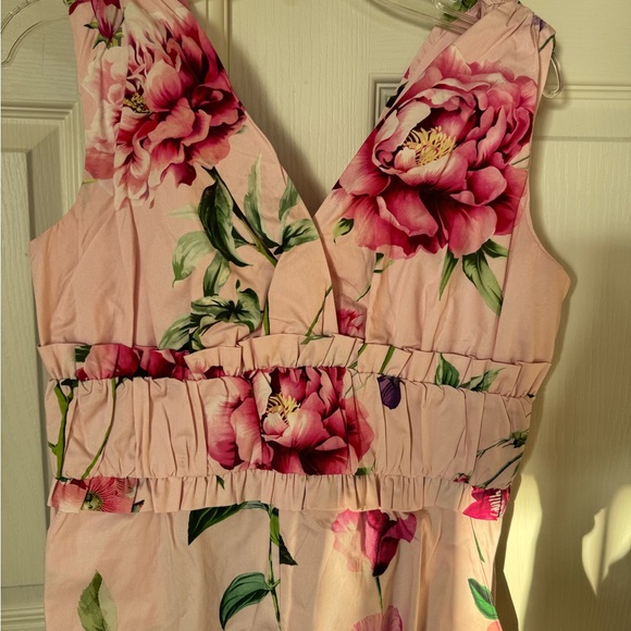 Floral V-Neck Smocked Waist Romper - Picture 2 of 3